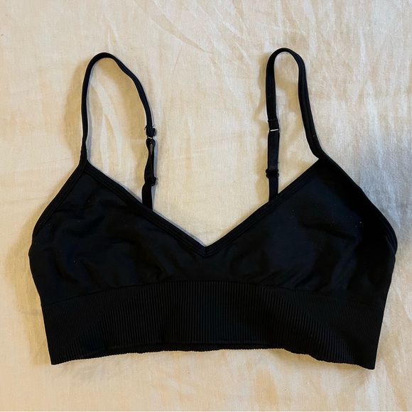 Lululemon Black Sports Bra, Size 6 - Picture 1 of 3